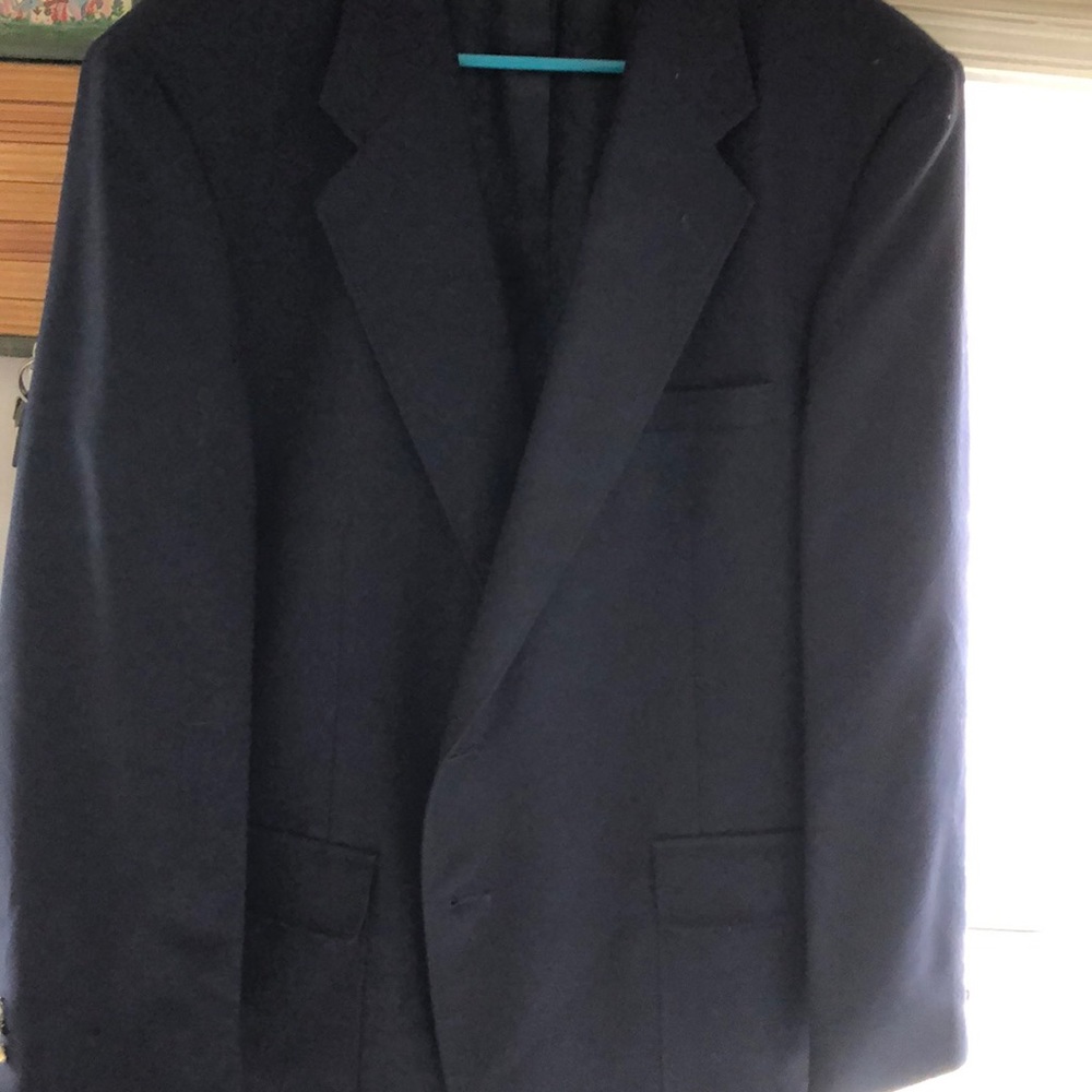 Men’s navy blue blazer